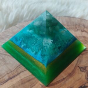 Orgonite Piramide 'Laat je hart spreken'