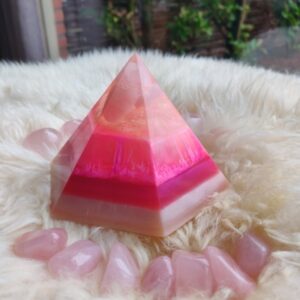 Orgonite Piramide 'Sweet Love'